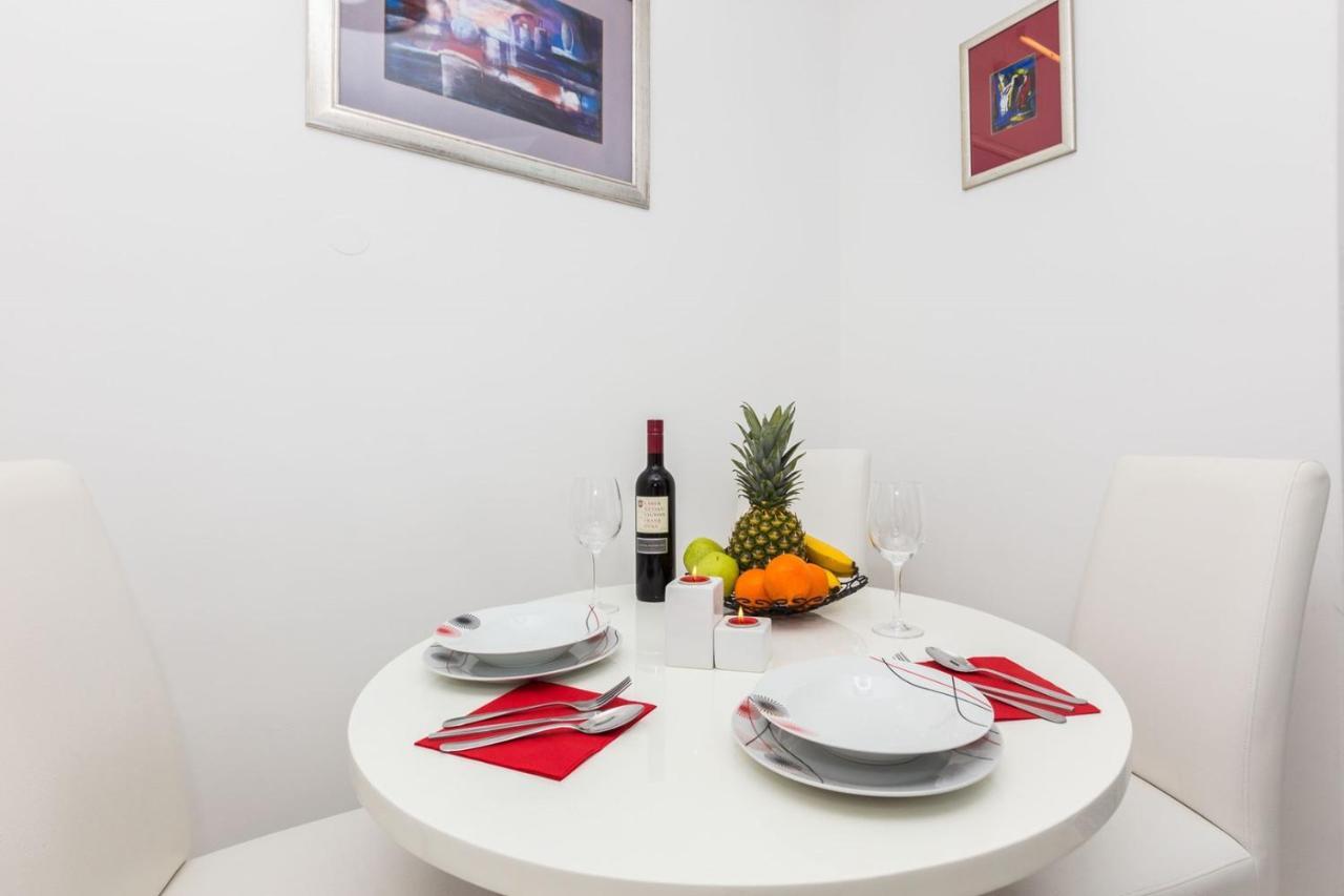 Fifi Apartment W. Parking In Old Town Задар Экстерьер фото